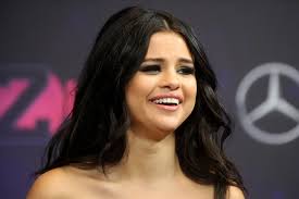 Selena Gomez Teeth