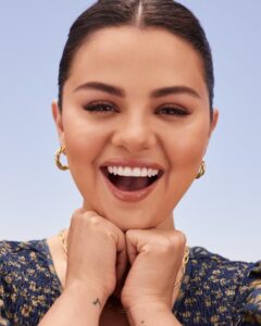 Selena Gomez Teeth